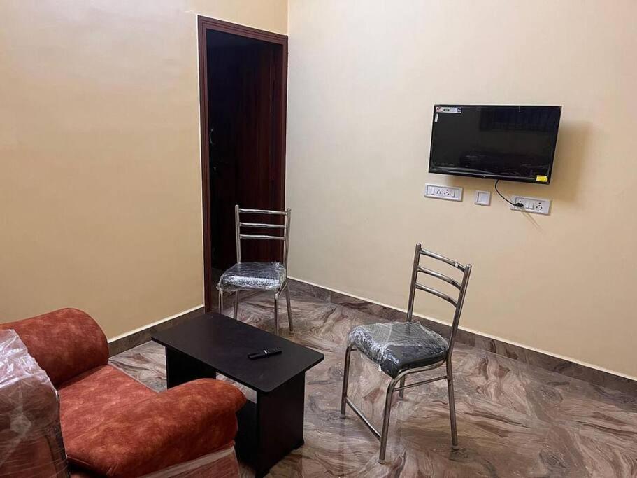 Kr Homestay Tiruvannamalai Bagian luar foto